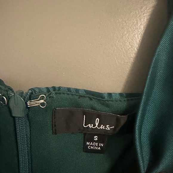 Lulus short formal dress! Perfect for any holiday party! NEW WITH TAGS - Picture 3 of 3